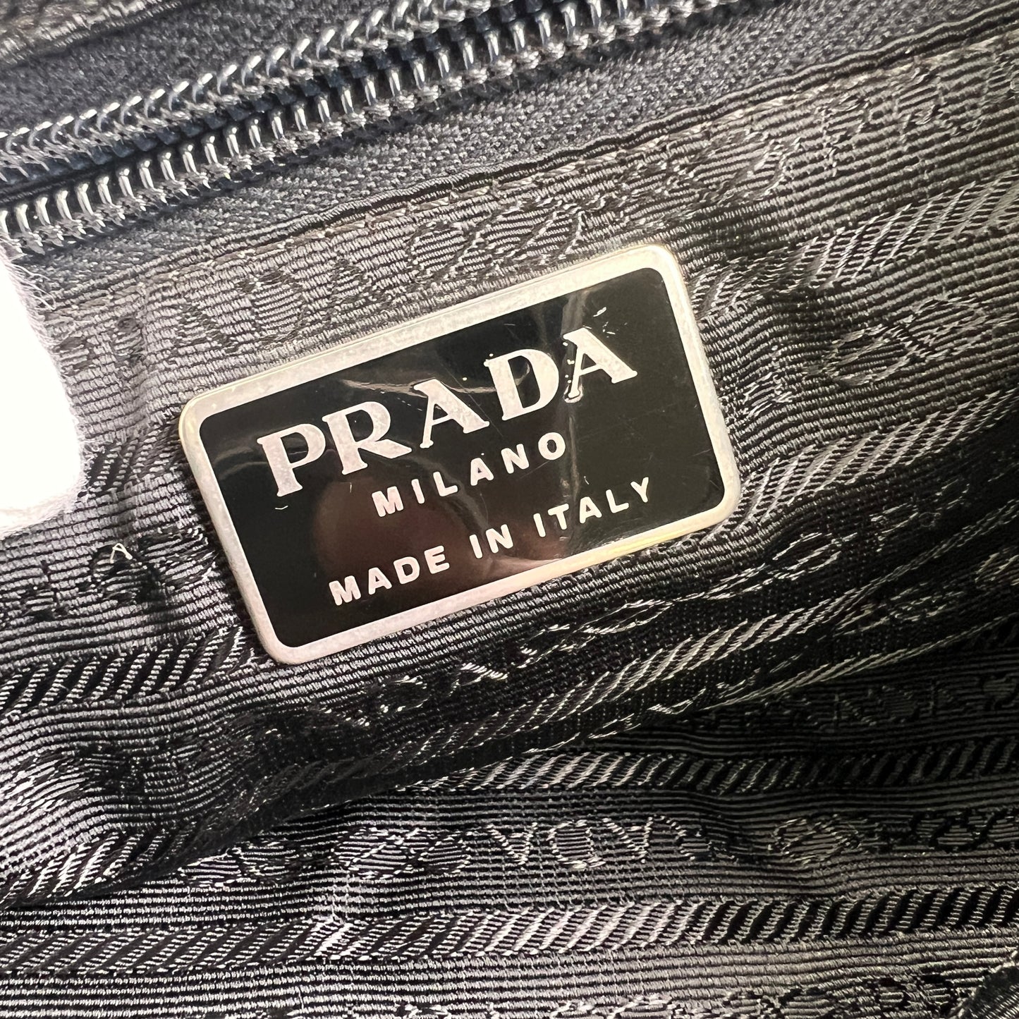 Prada Black Handle Bags A-15708