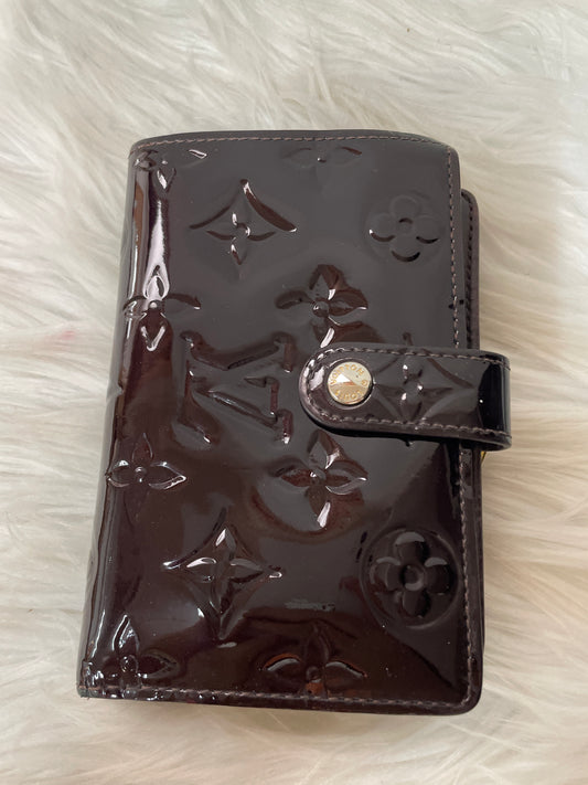 Louis Vuitton Brown Wallets A-15710
