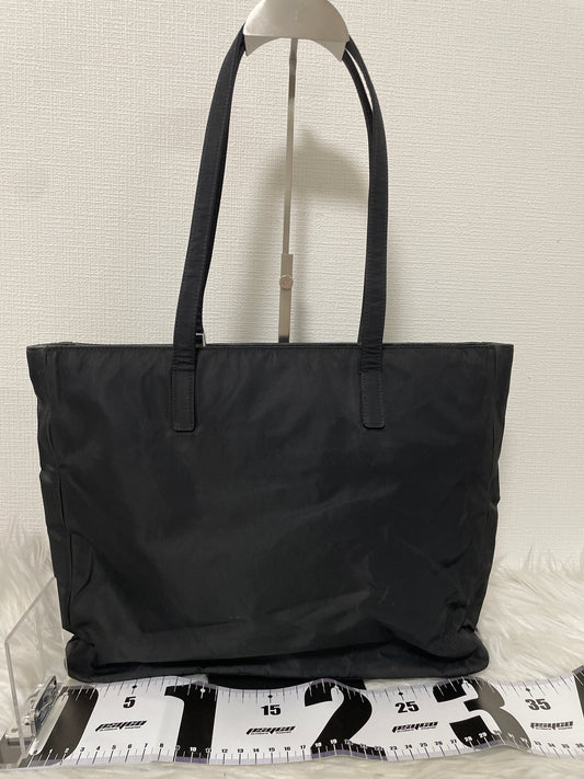 Prada Black Tote Bags A-15714