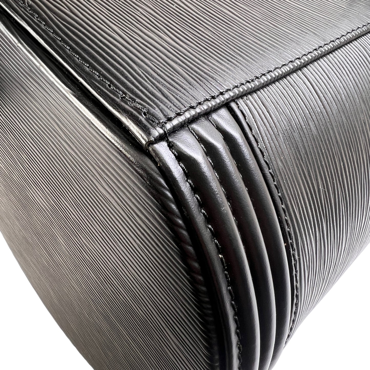 Louis Vuitton Black Handle Bags A-15718