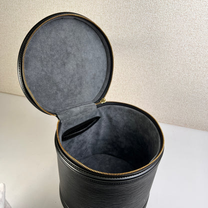 Louis Vuitton Black Handle Bags A-15718