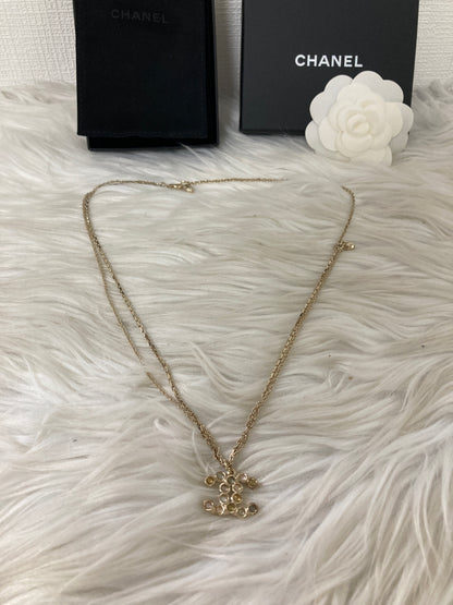 Chanel Gold Shoulder Bags A-15720