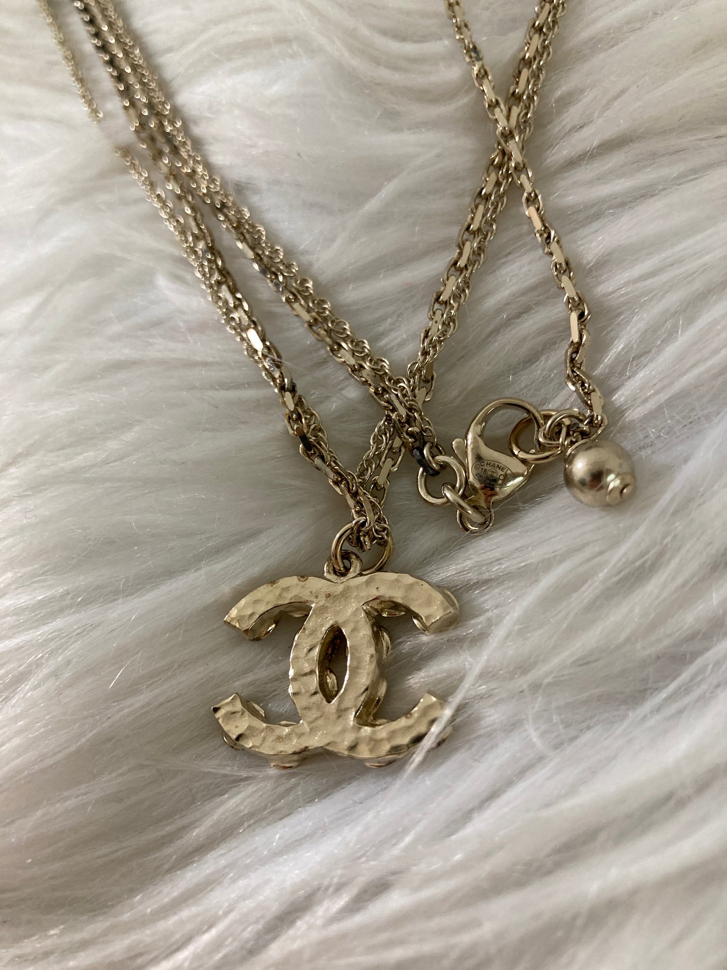 Chanel Gold Shoulder Bags A-15720