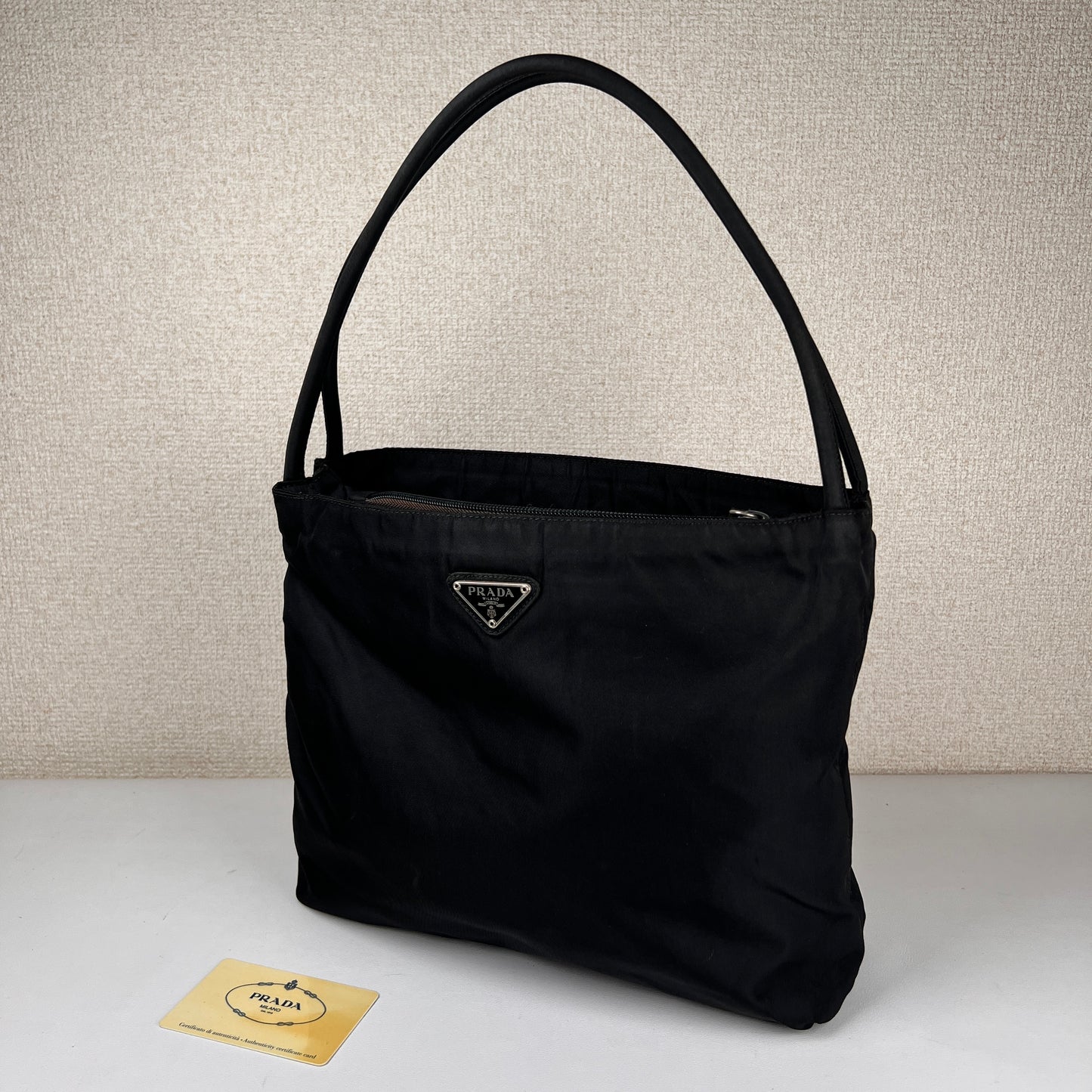 Prada Black Handle Bags A-15722