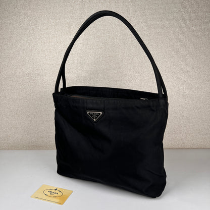 Prada Black Handle Bags A-15722
