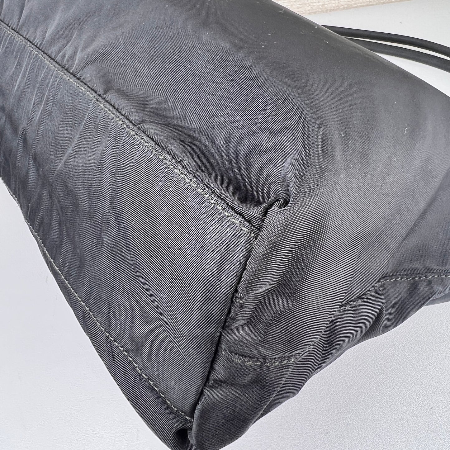 Prada Black Handle Bags A-15722