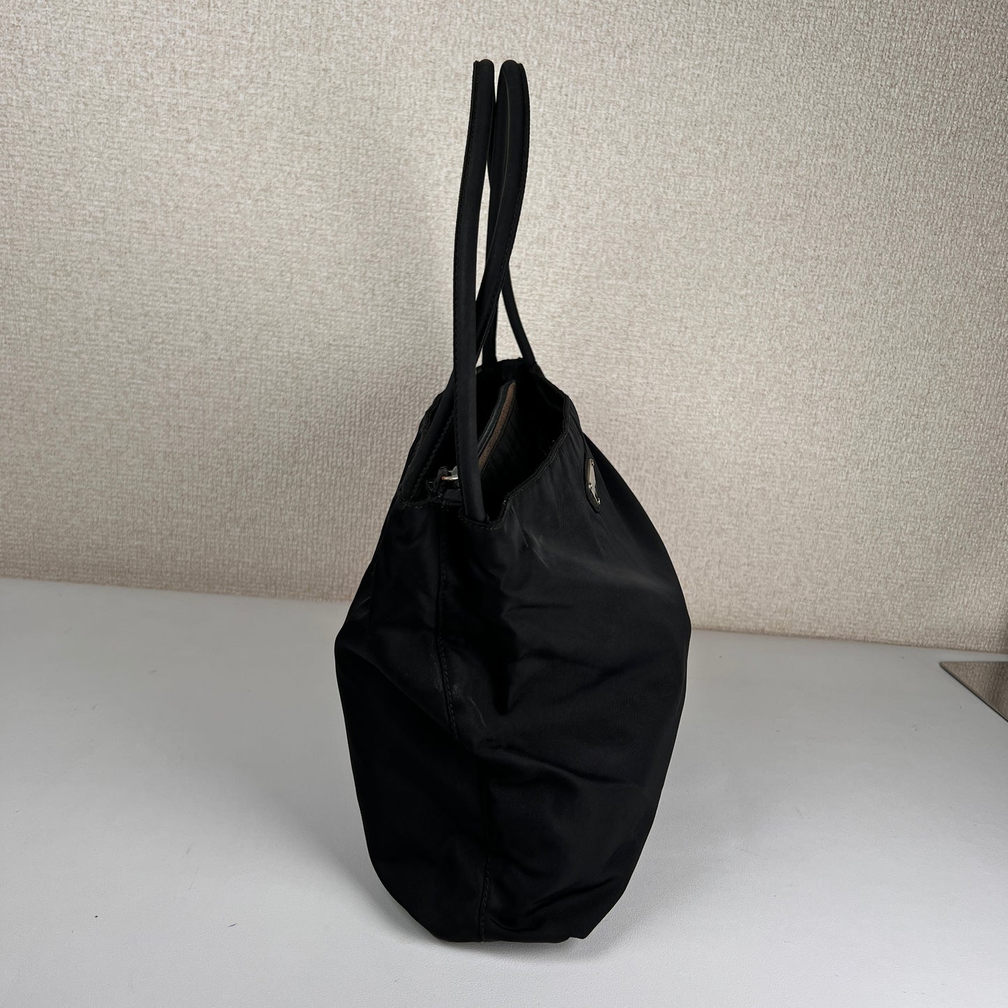 Prada Black Handle Bags A-15722