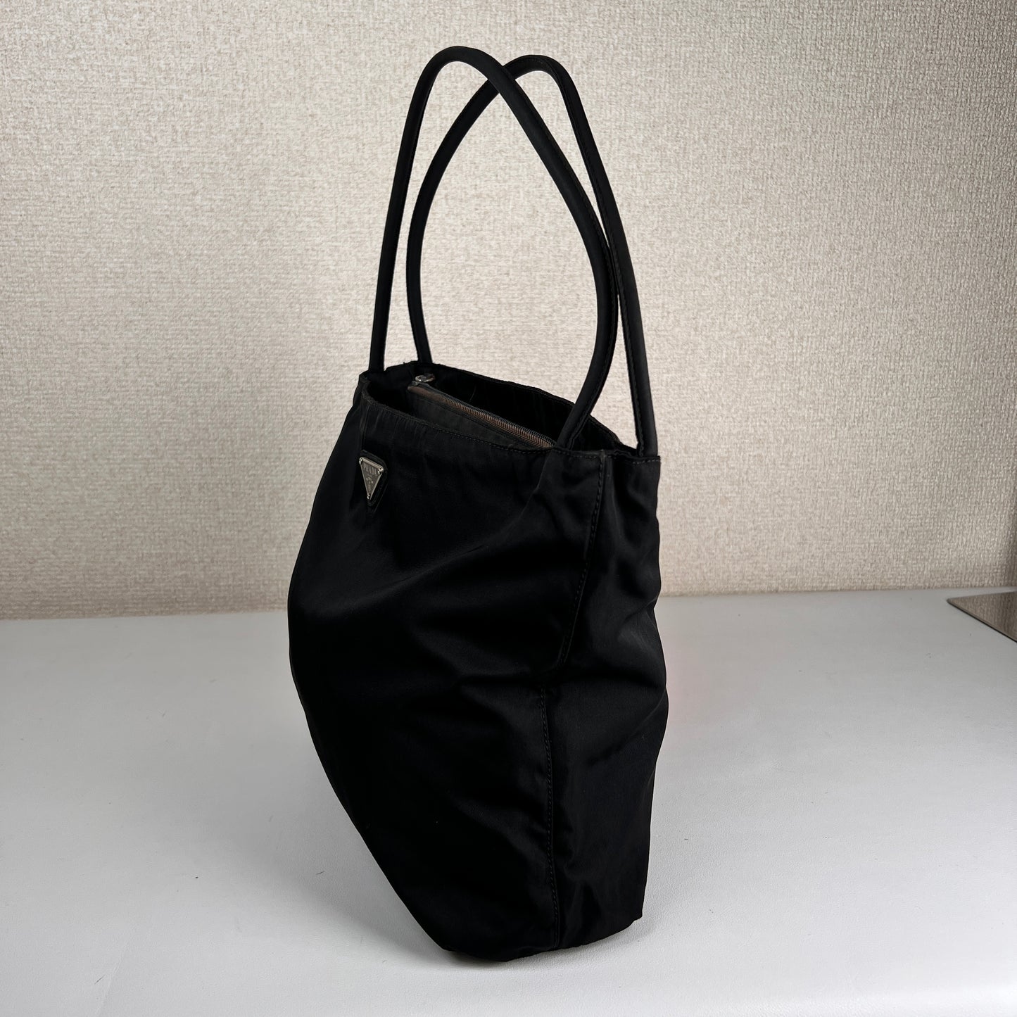 Prada Black Handle Bags A-15722