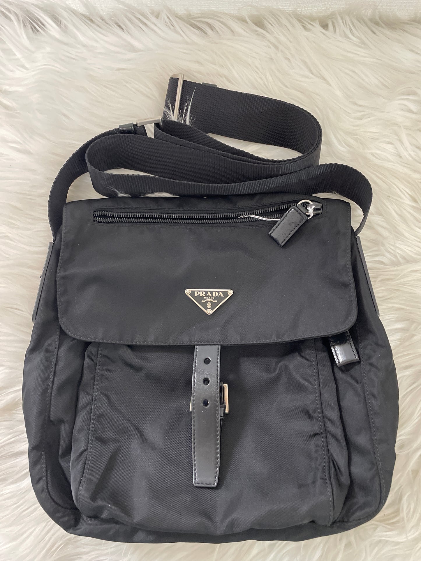 Prada Black Shoulder Bags A-15723