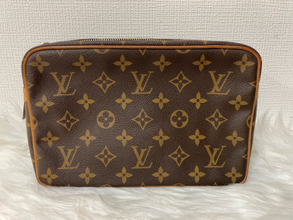 Louis Vuitton Brown Shoulder Bags A-15724
