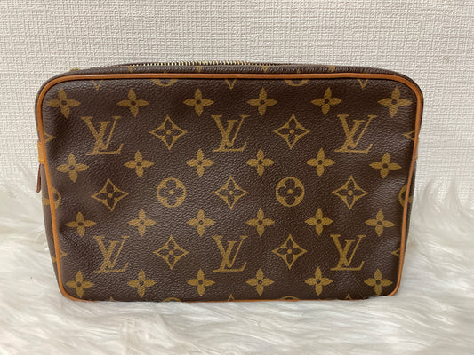 Louis Vuitton Brown Shoulder Bags A-15724