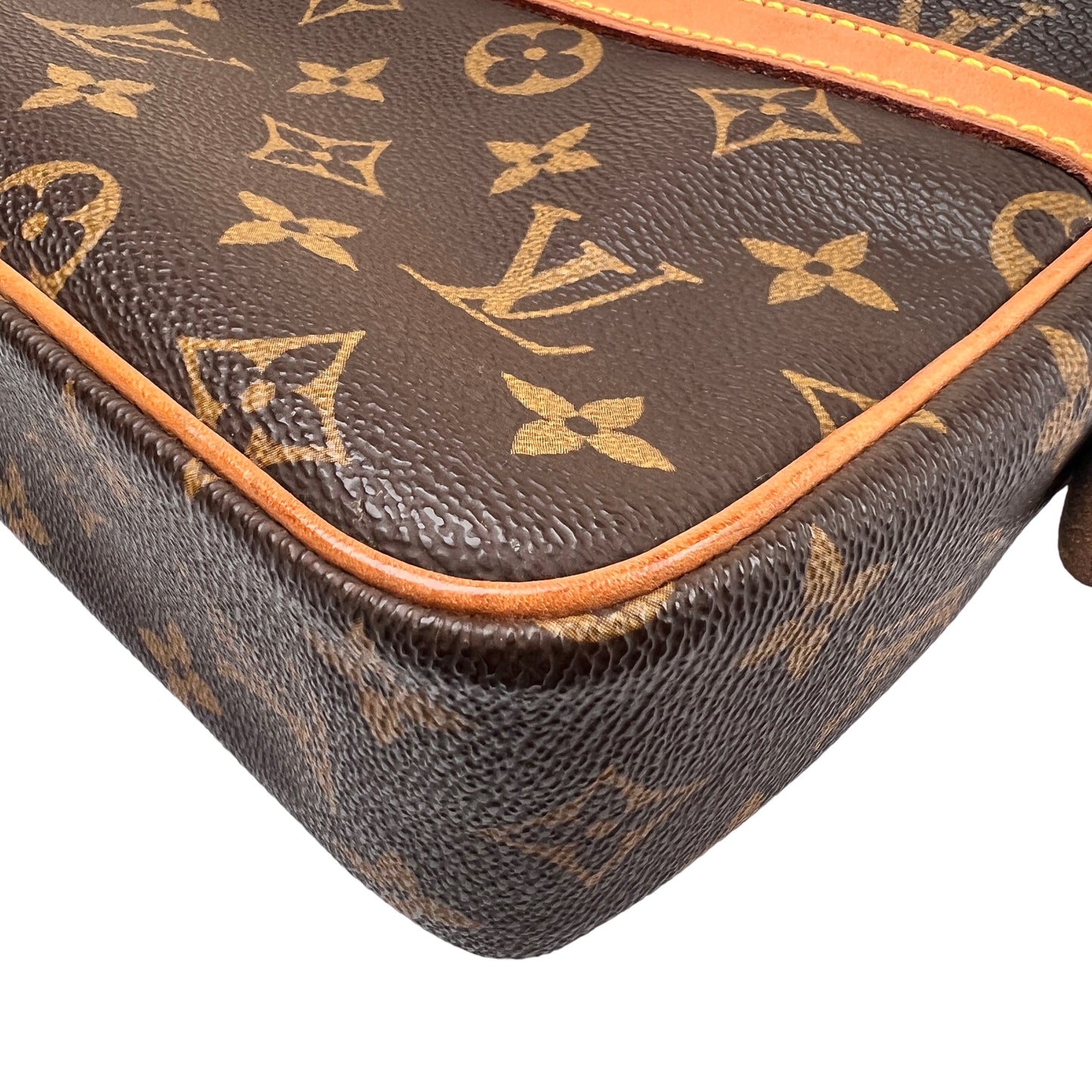 Louis Vuitton Brown Shoulder Bags A-15724