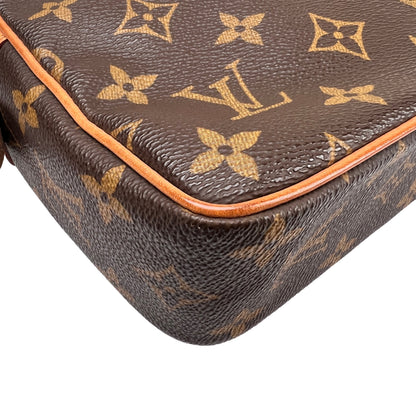 Louis Vuitton Brown Shoulder Bags A-15724