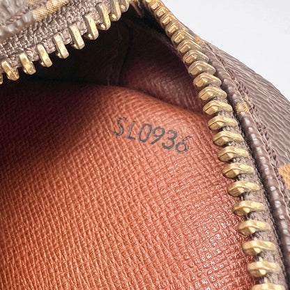 Louis Vuitton Brown Shoulder Bags A-15724