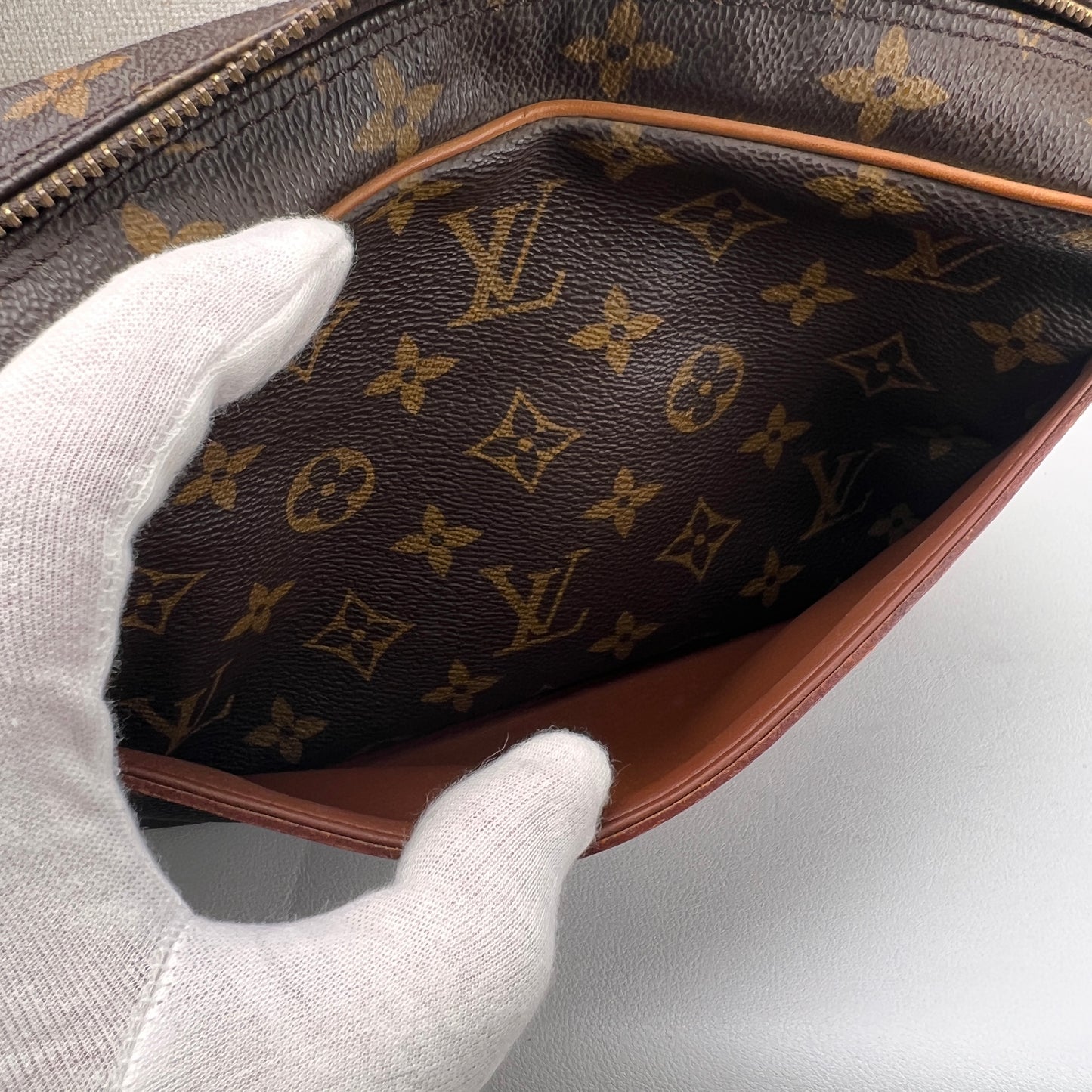 Louis Vuitton Brown Shoulder Bags A-15724