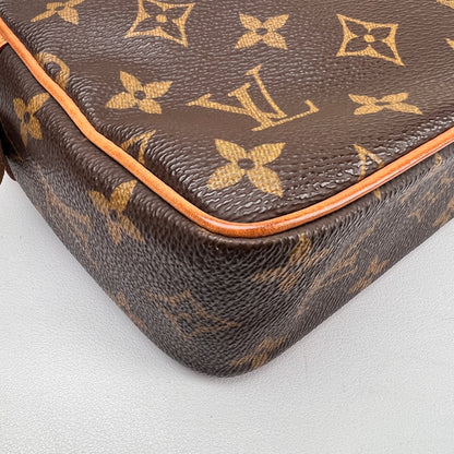 Louis Vuitton Brown Shoulder Bags A-15724