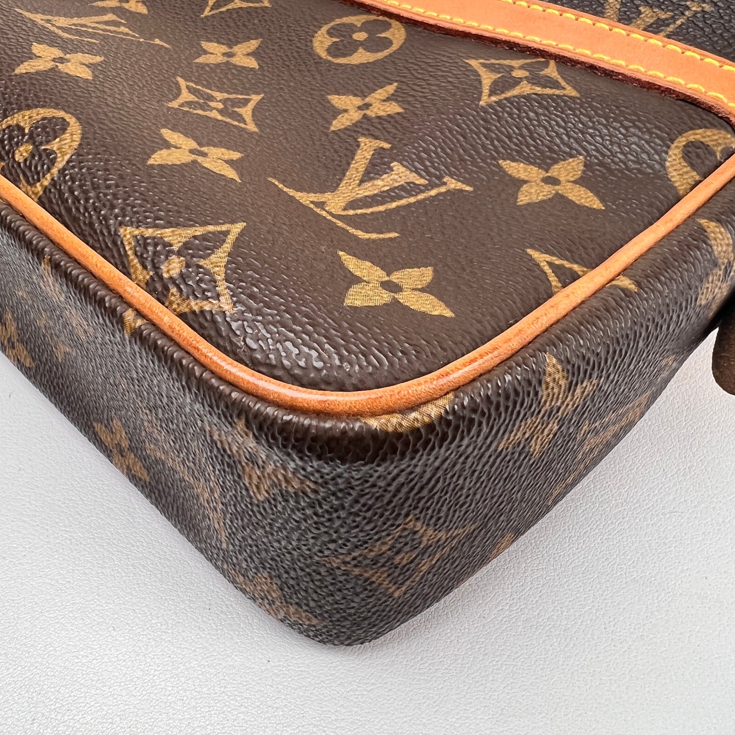 Louis Vuitton Brown Shoulder Bags A-15724