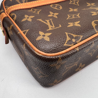 Louis Vuitton Brown Shoulder Bags A-15724