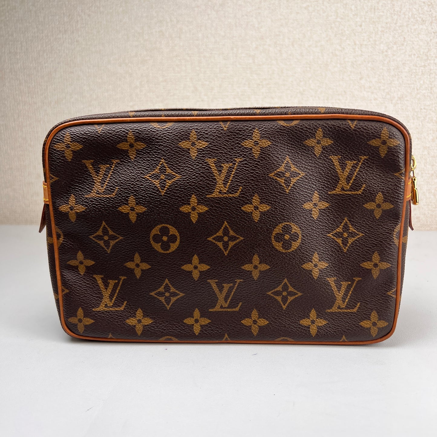 Louis Vuitton Brown Shoulder Bags A-15724