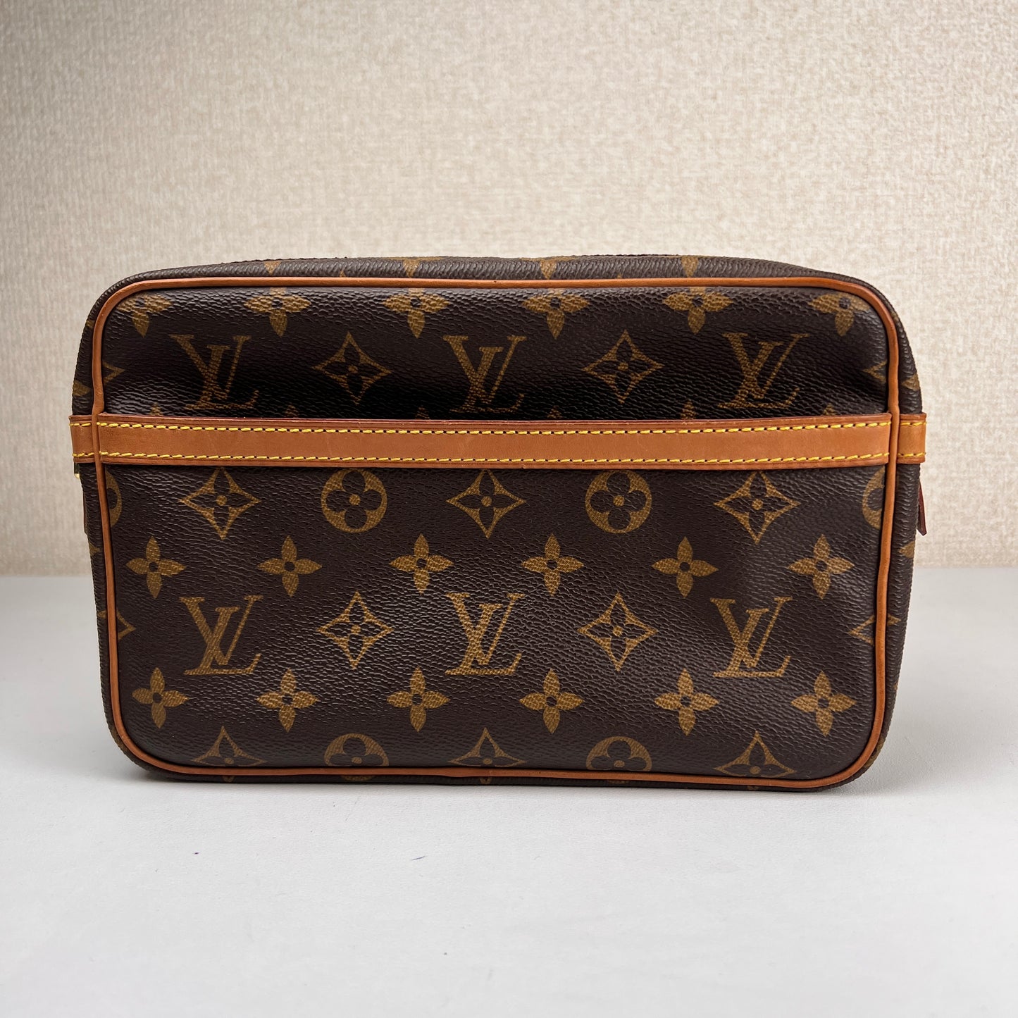 Louis Vuitton Brown Shoulder Bags A-15724