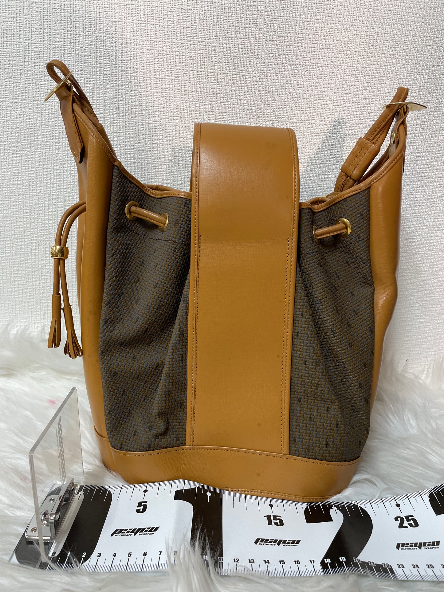 Saint Laurent Brown Shoulder Bags A-15725