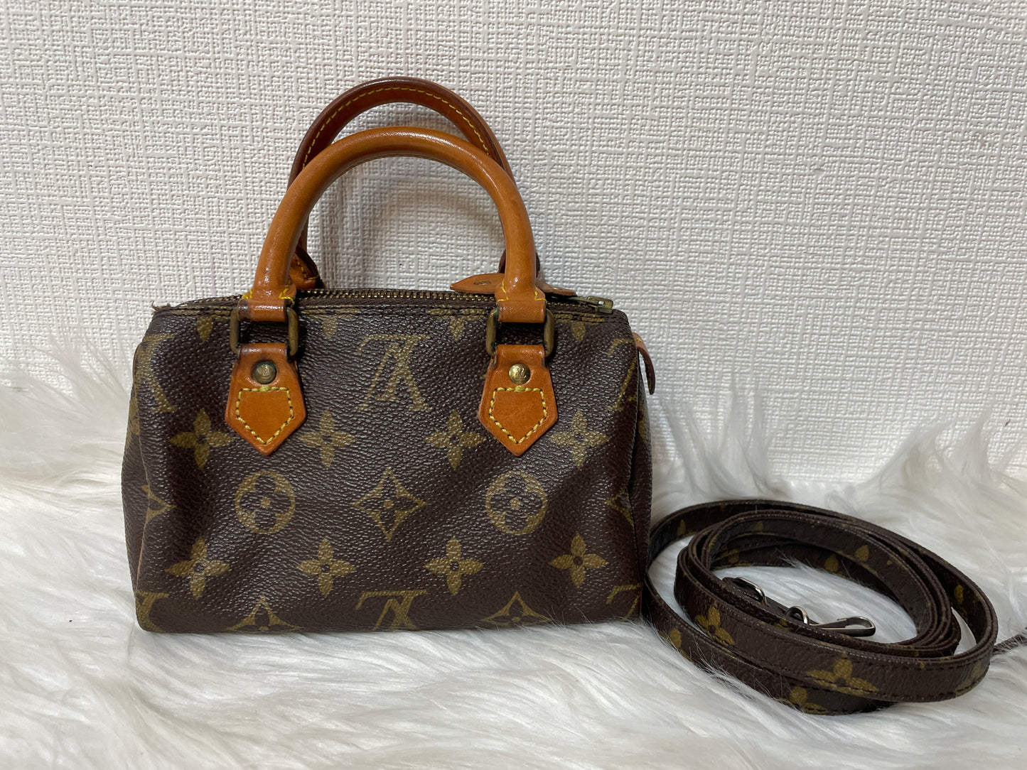 Louis Vuitton Brown Handle Bags A-15726