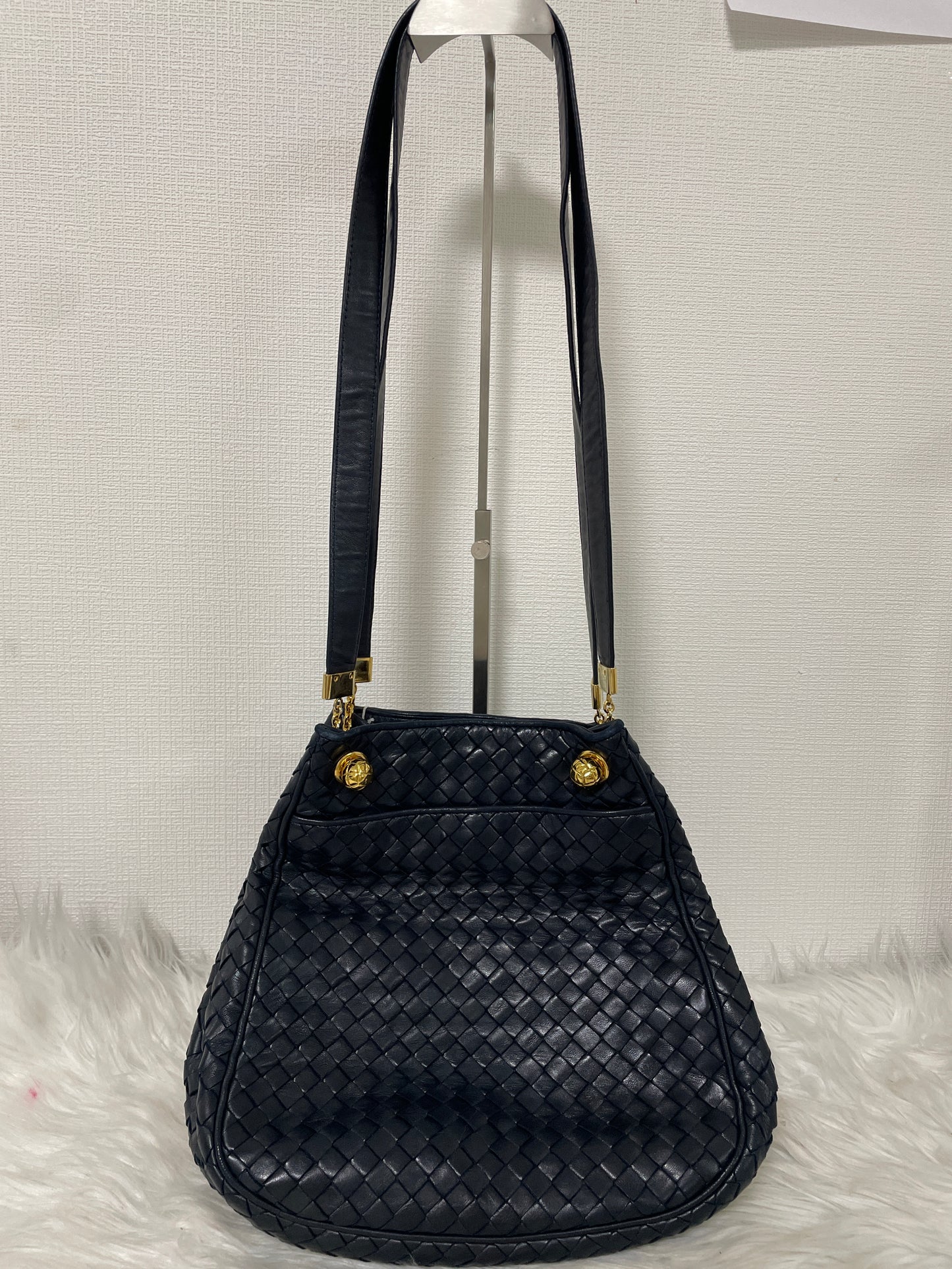 Bottega Veneta Black Shoulder Bags A-15728