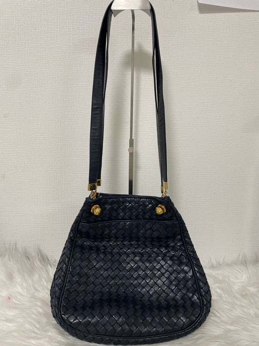 Bottega Veneta Black Shoulder Bags A-15728