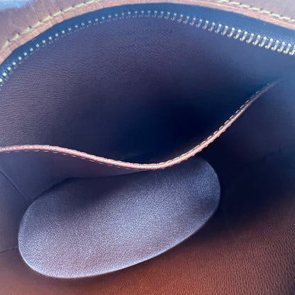 Louis Vuitton Brown Shoulder Bags A-15793