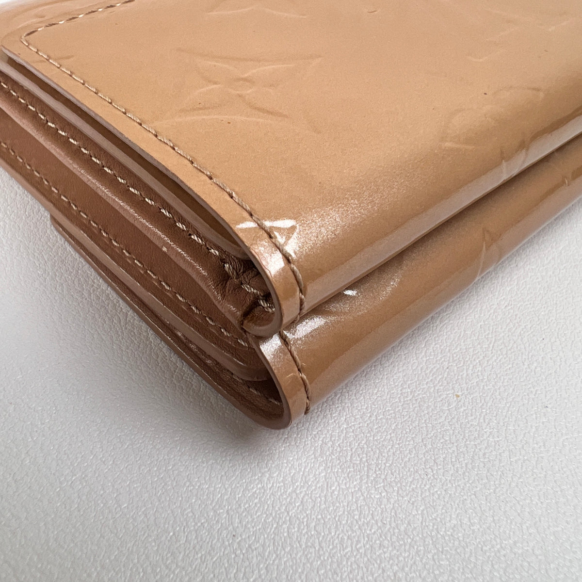 Louis Vuitton Beige Wallets A-15796