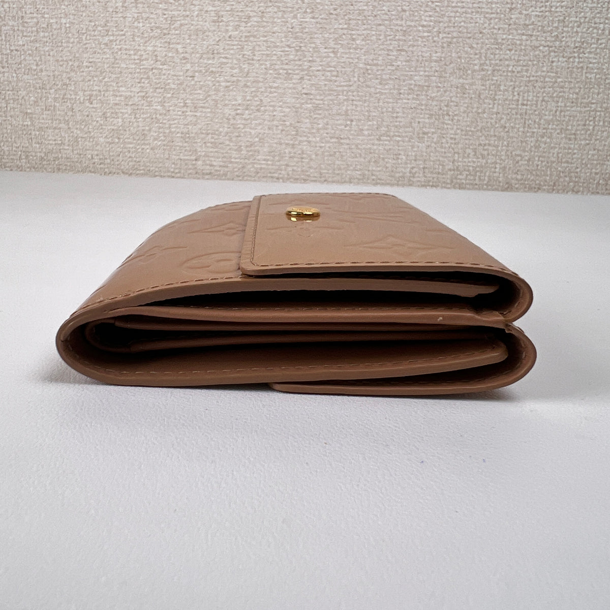 Louis Vuitton Beige Wallets A-15796