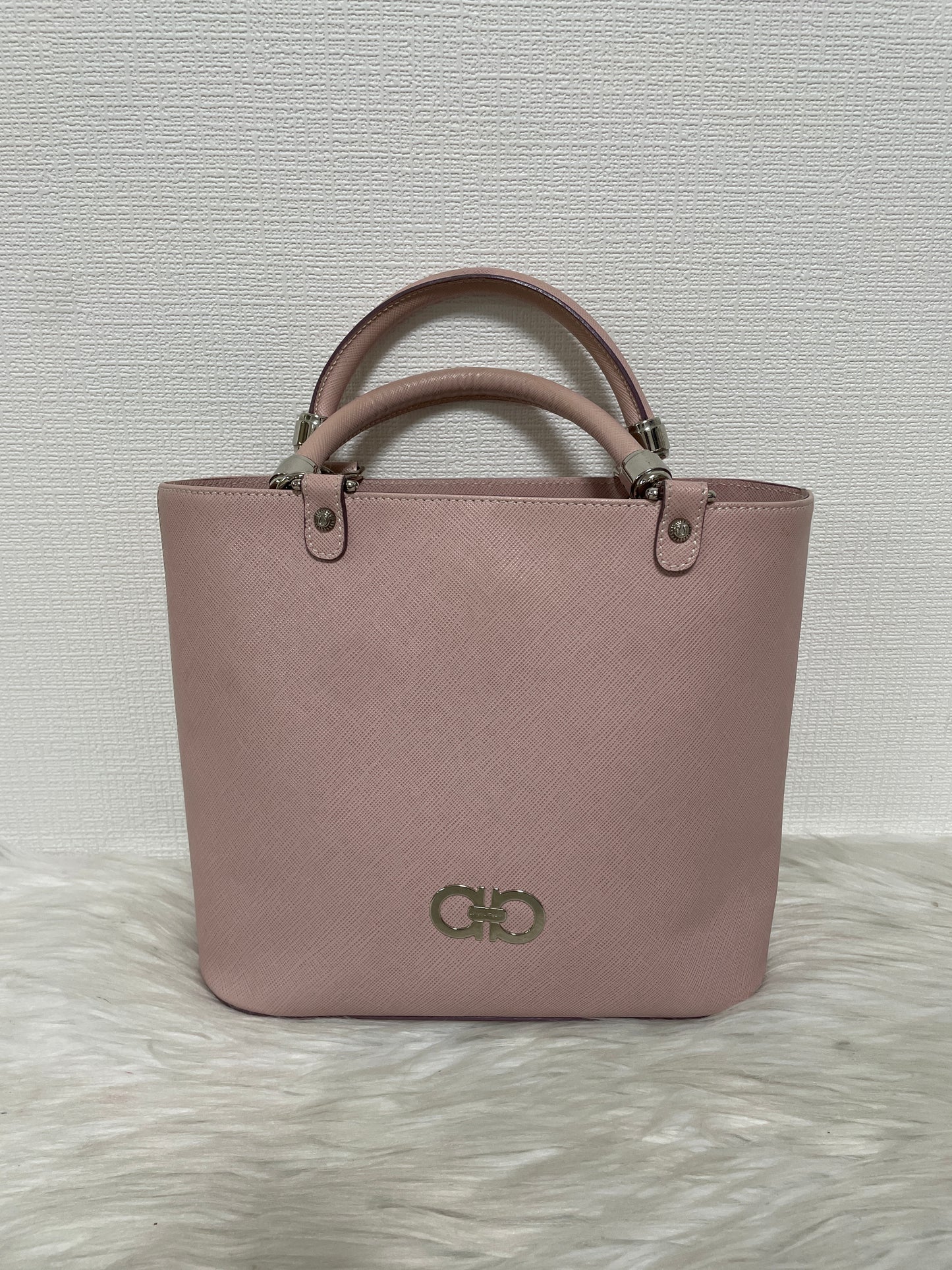 Ferragamo Pink Handle Bags A-15821