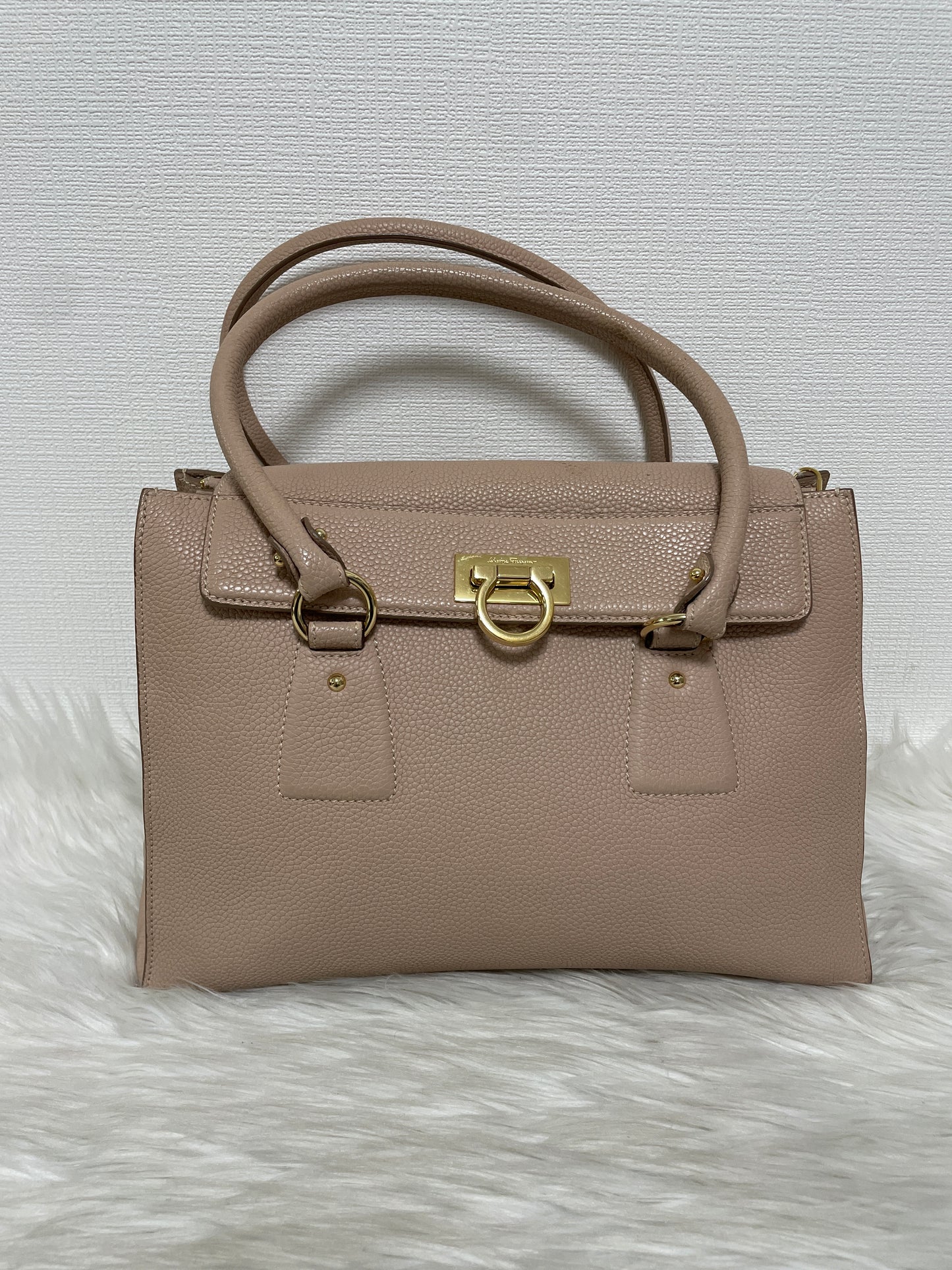 Ferragamo Beige Handle Bags A-15822