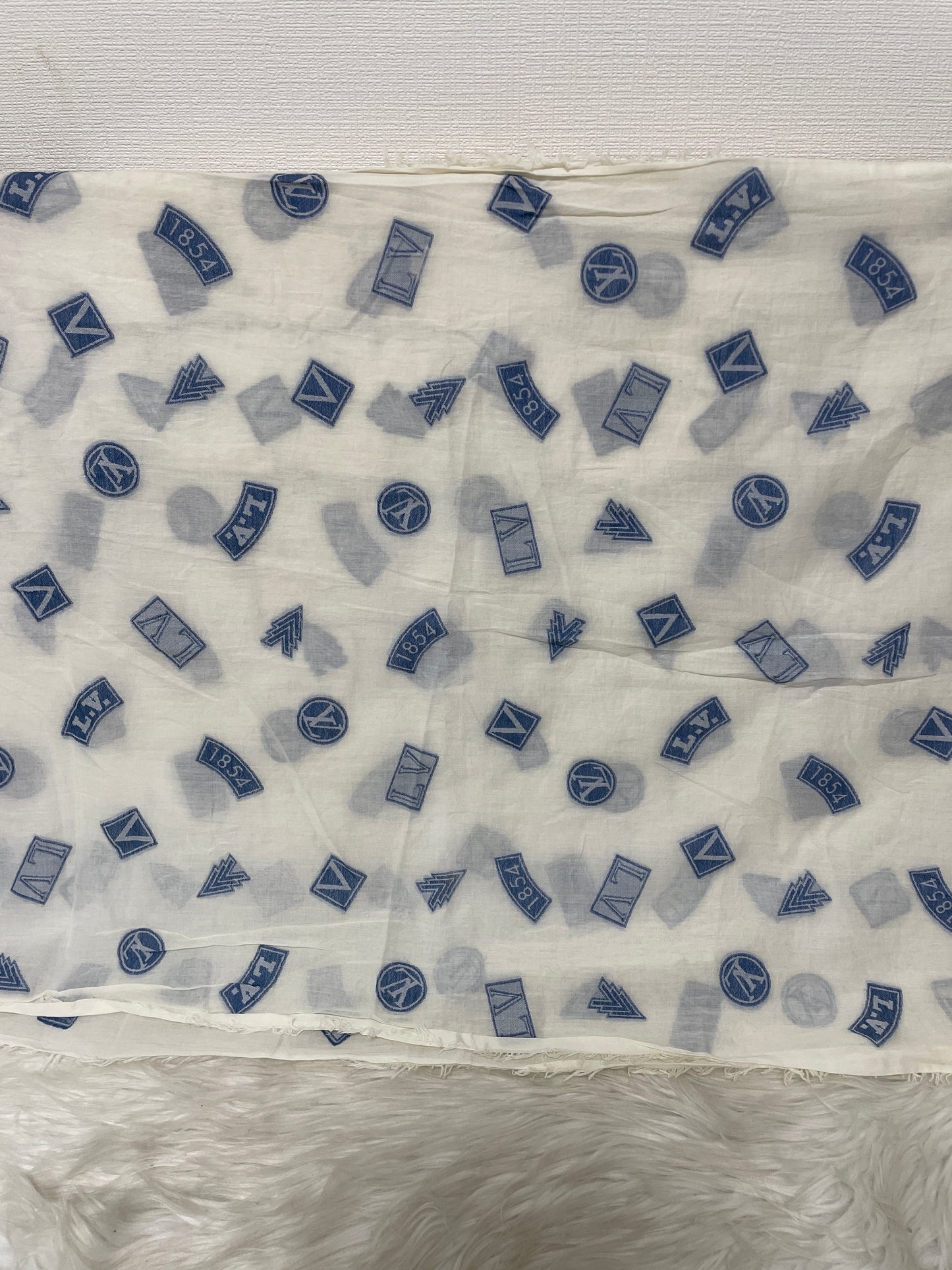 Louis Vuitton White Scarves A-15832
