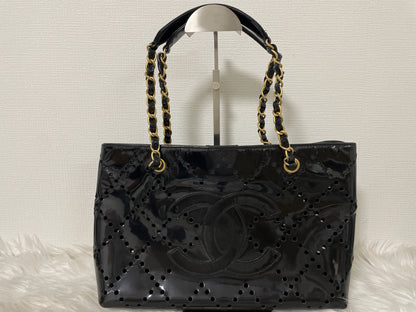 Chanel Black Tote Bags A-15837