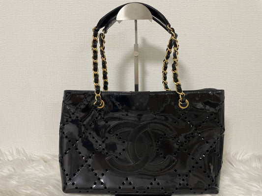 Chanel Black Tote Bags A-15837