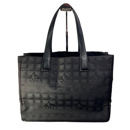 Chanel Black Tote Bags A-15838