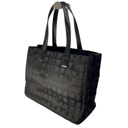 Chanel Black Tote Bags A-15838
