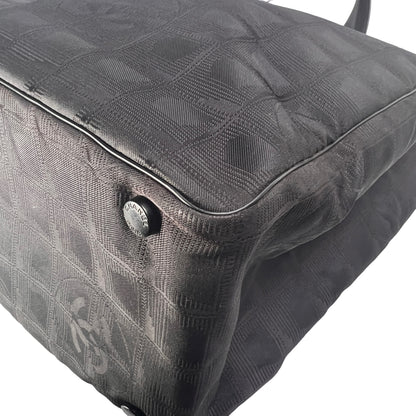 Chanel Black Tote Bags A-15838