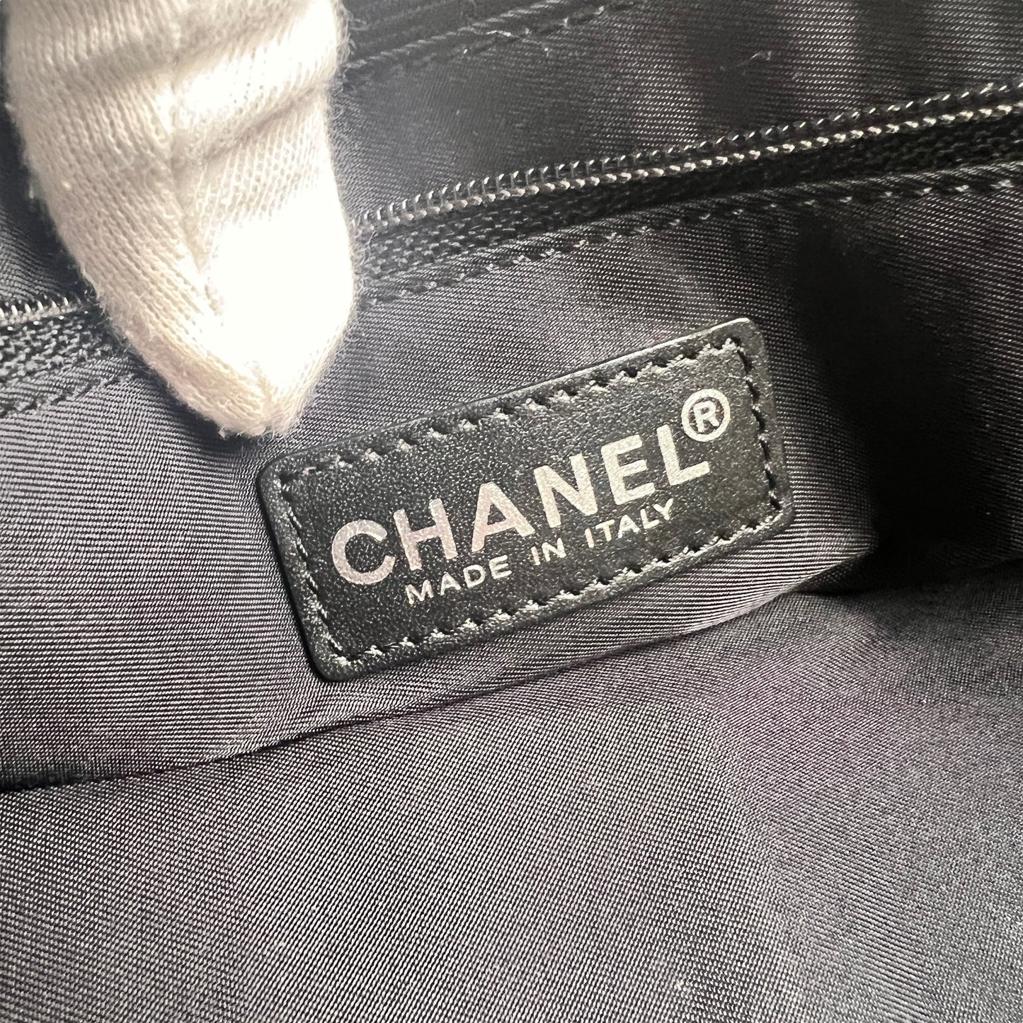 Chanel Black Tote Bags A-15838