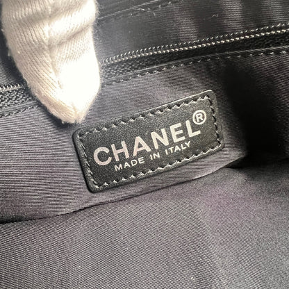 Chanel Black Tote Bags A-15838