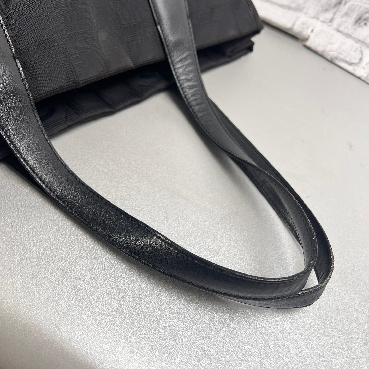 Chanel Black Tote Bags A-15838