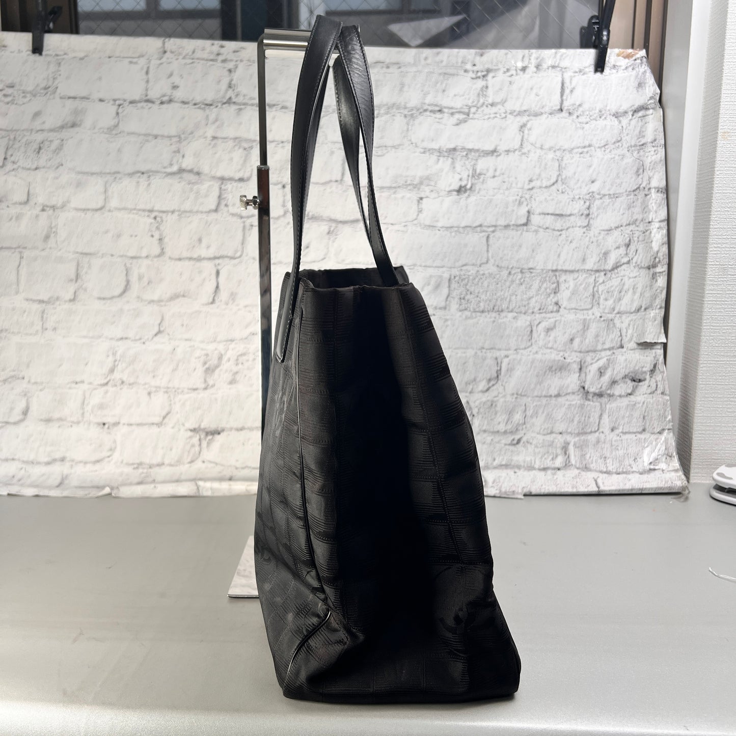 Chanel Black Tote Bags A-15838