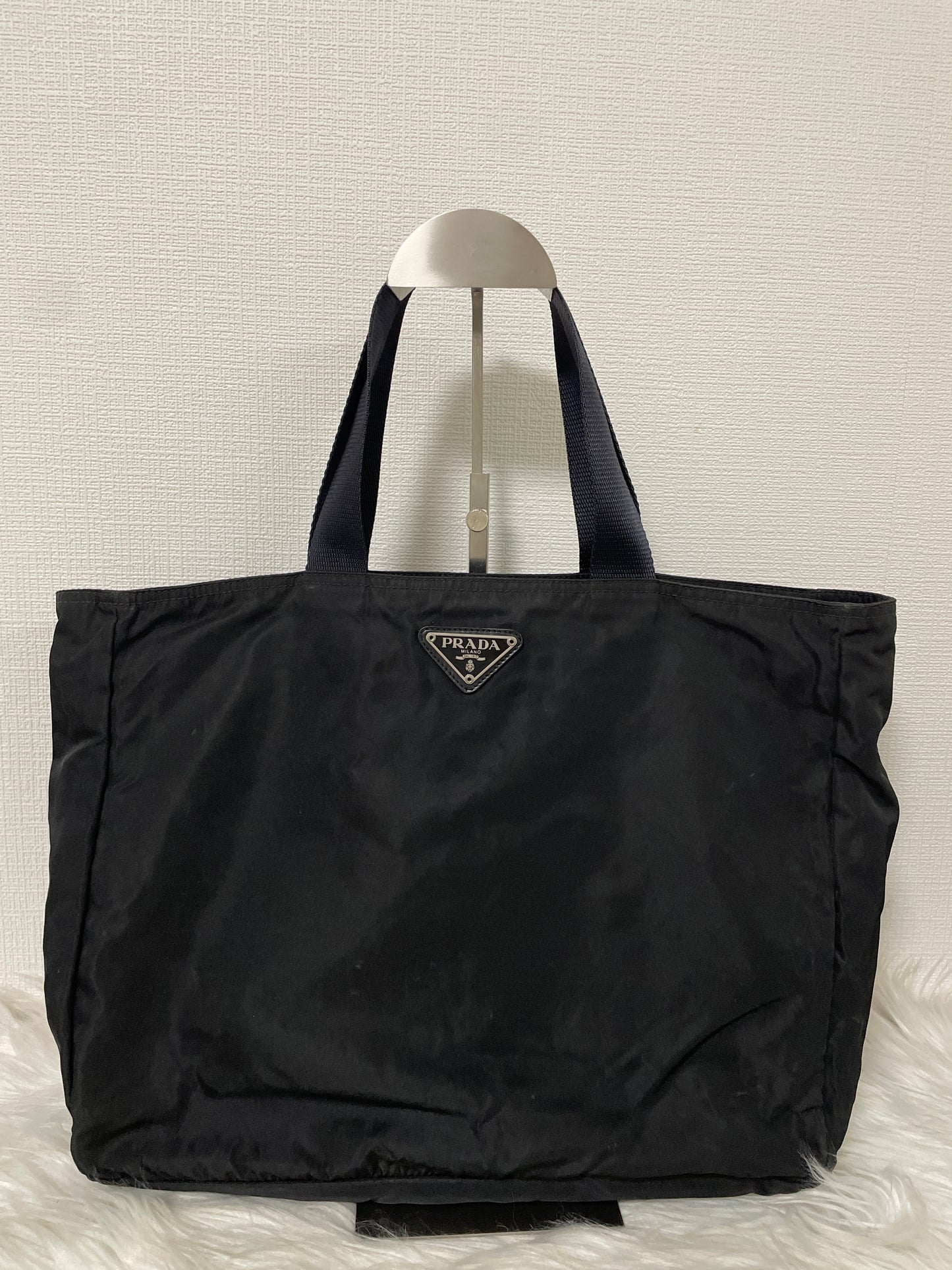 Prada Black Handle Bags A-15840