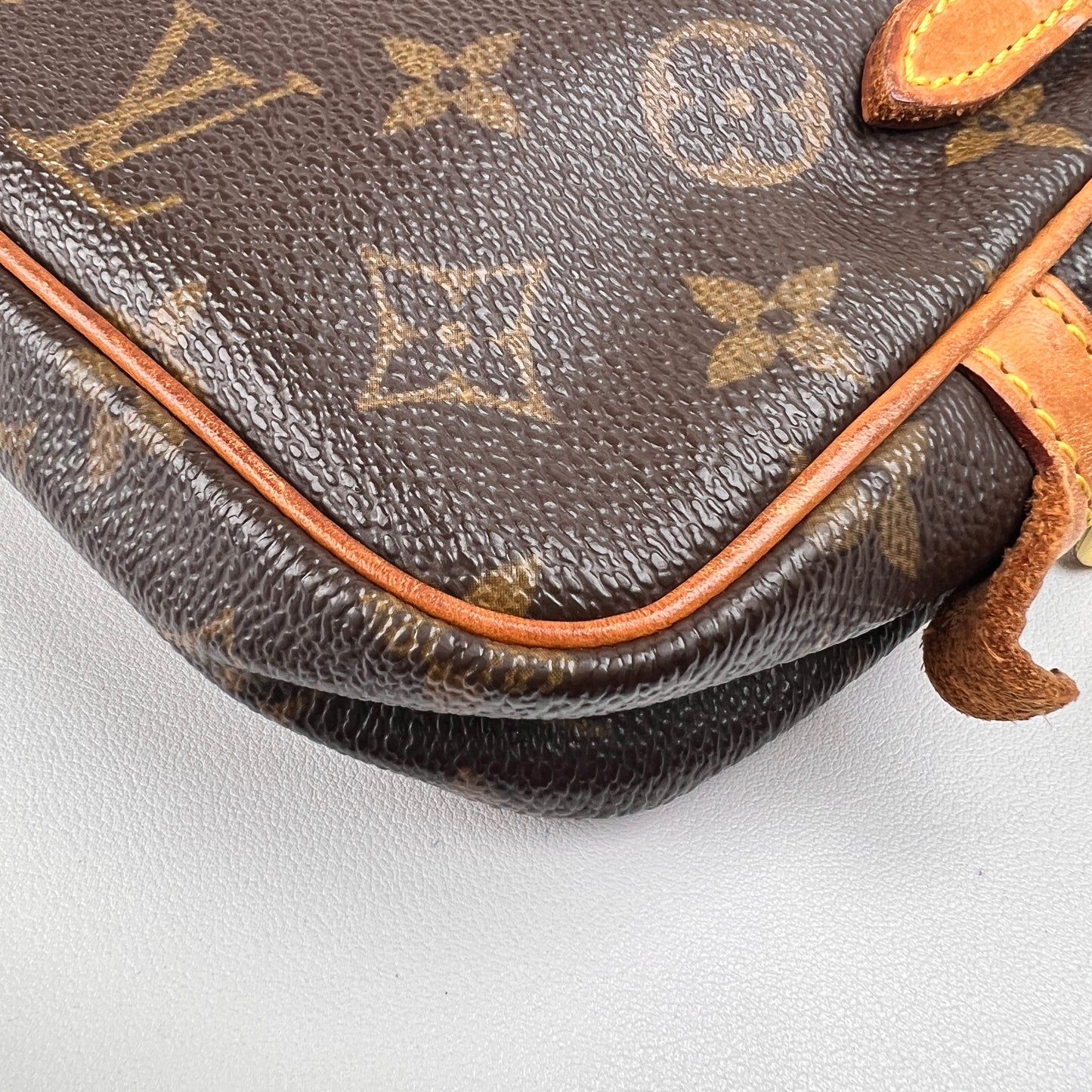 Louis Vuitton Brown Shoulder Bags A-15858