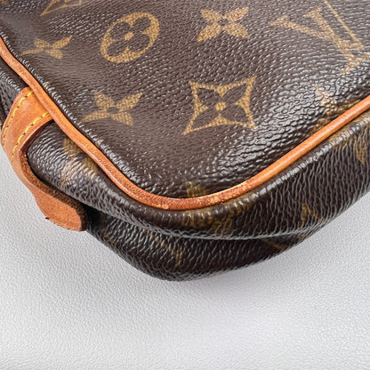 Louis Vuitton Brown Shoulder Bags A-15858