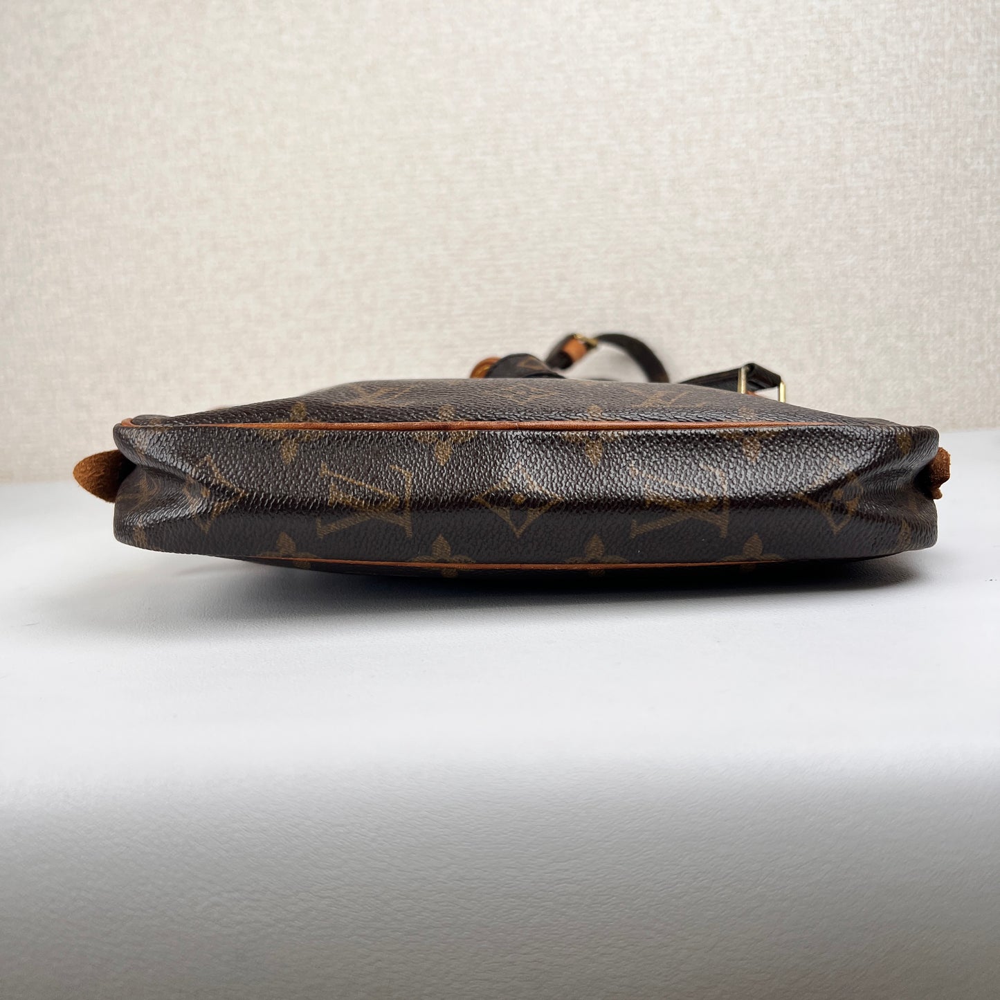 Louis Vuitton Brown Shoulder Bags A-15858