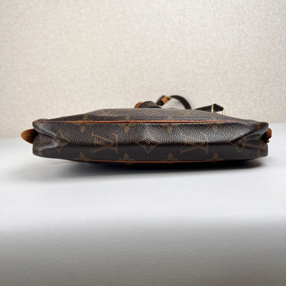 Louis Vuitton Brown Shoulder Bags A-15858