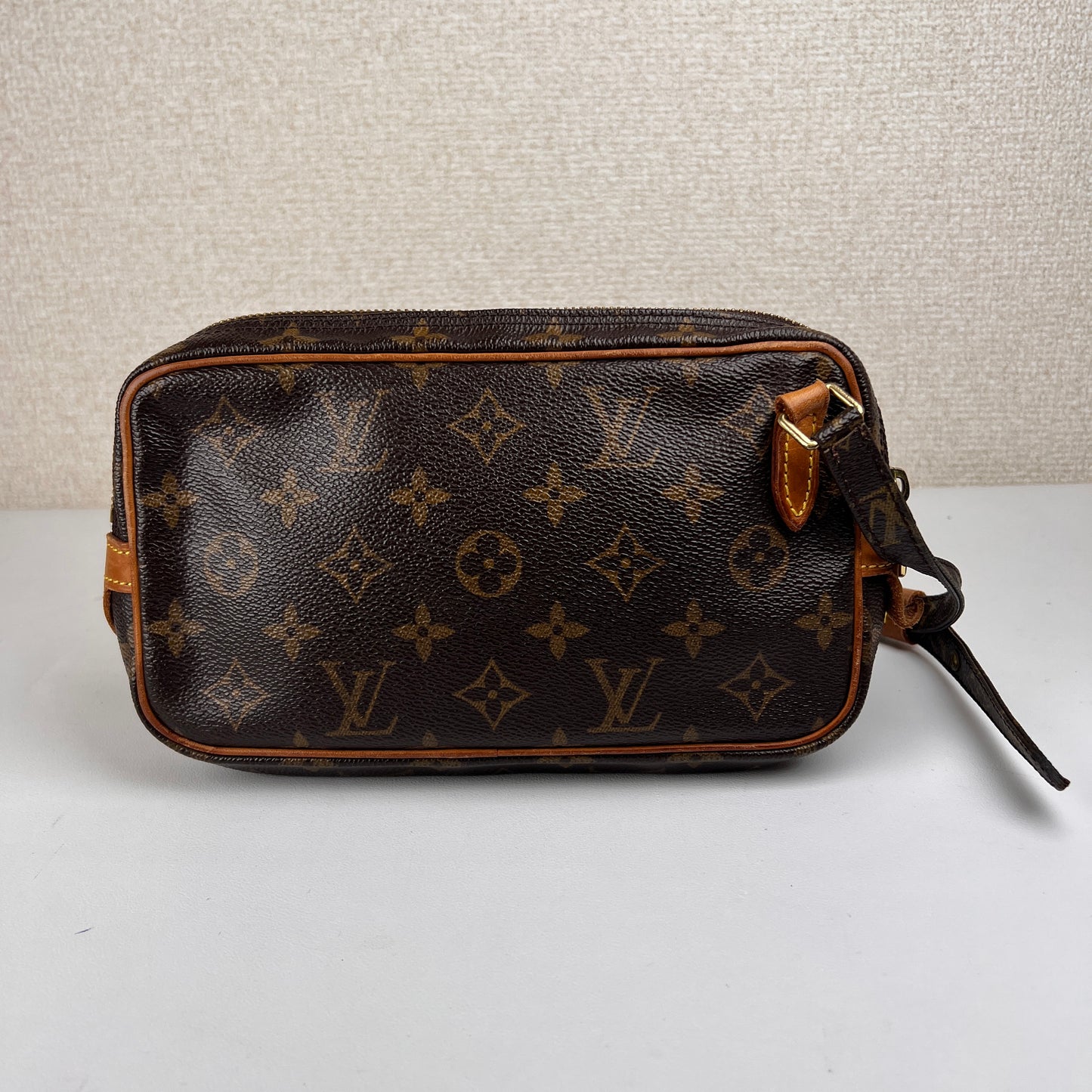 Louis Vuitton Brown Shoulder Bags A-15858