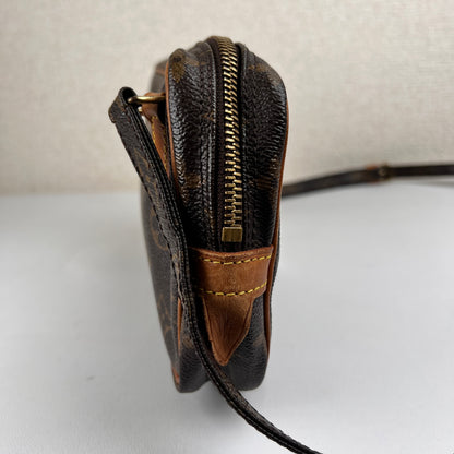 Louis Vuitton Brown Shoulder Bags A-15858